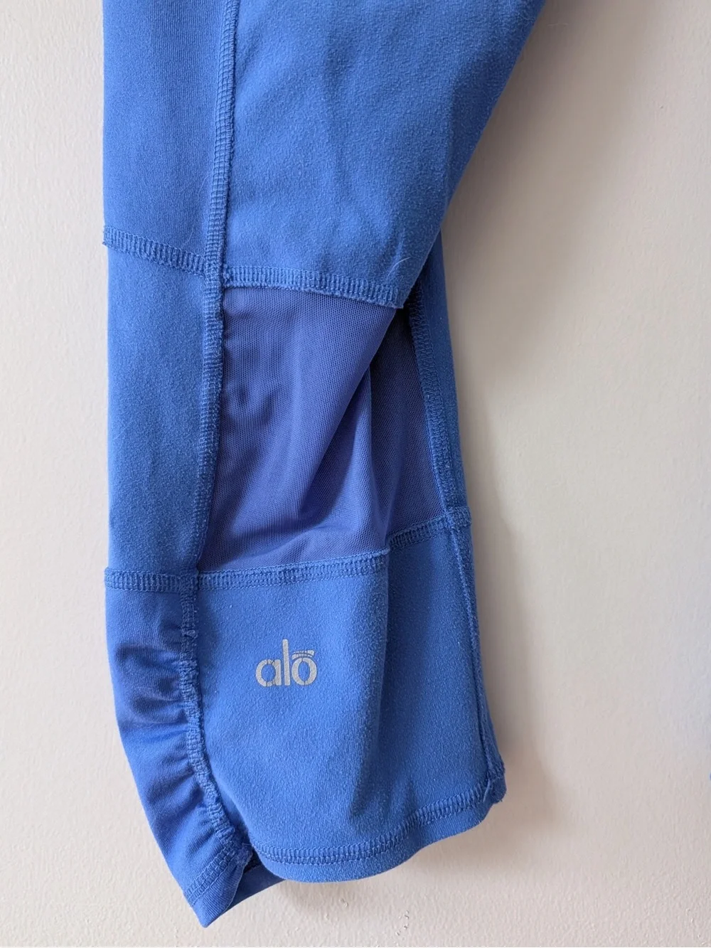 ALO Yoga Periwinkle Cropped Leggings